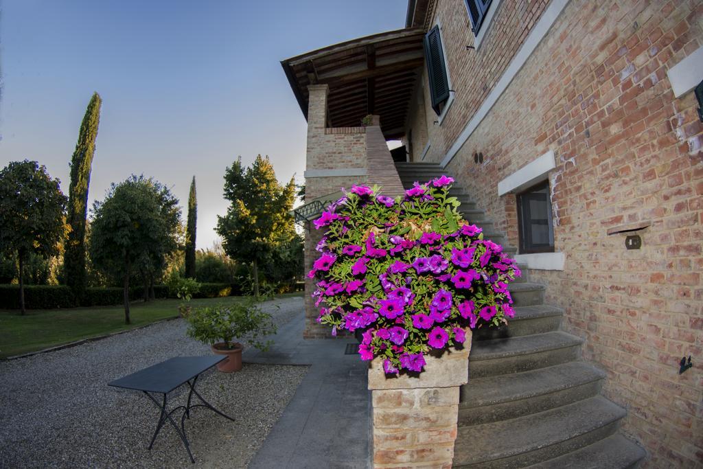 Agriturismo Sant'Alfredo Monteroni d'Arbia Exterior photo